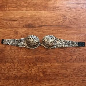 Victoria’s Secret strapless bra